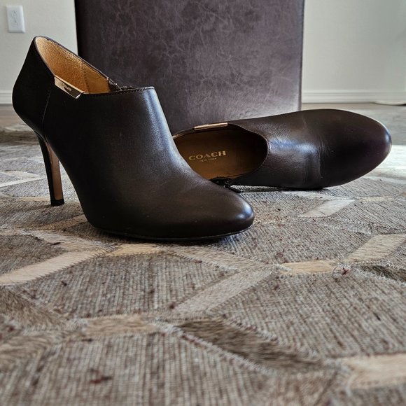 Vintage Coach Seneca Brown Leather Ankle Boots - Picture 3 of 10